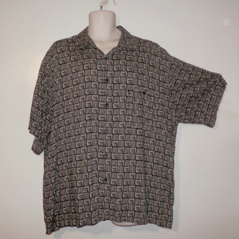 Manhattan Mens Shirt Black Geometric Button E481